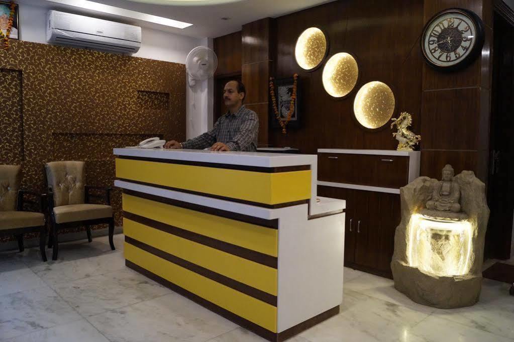 新德里 Omega Residency酒店 外观 照片