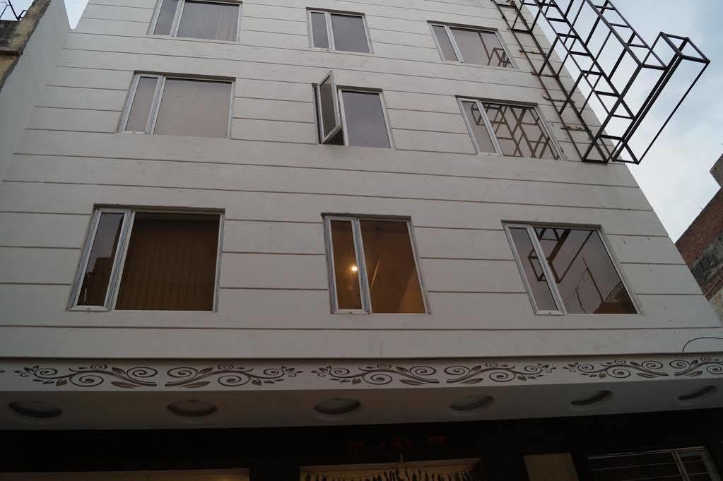 新德里 Omega Residency酒店 外观 照片
