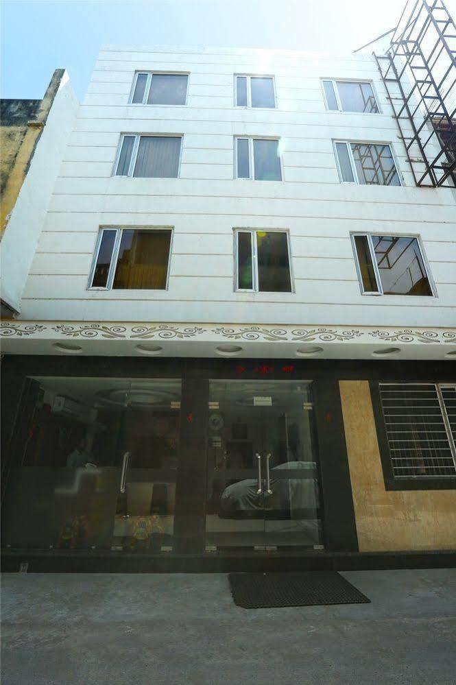 新德里 Omega Residency酒店 外观 照片